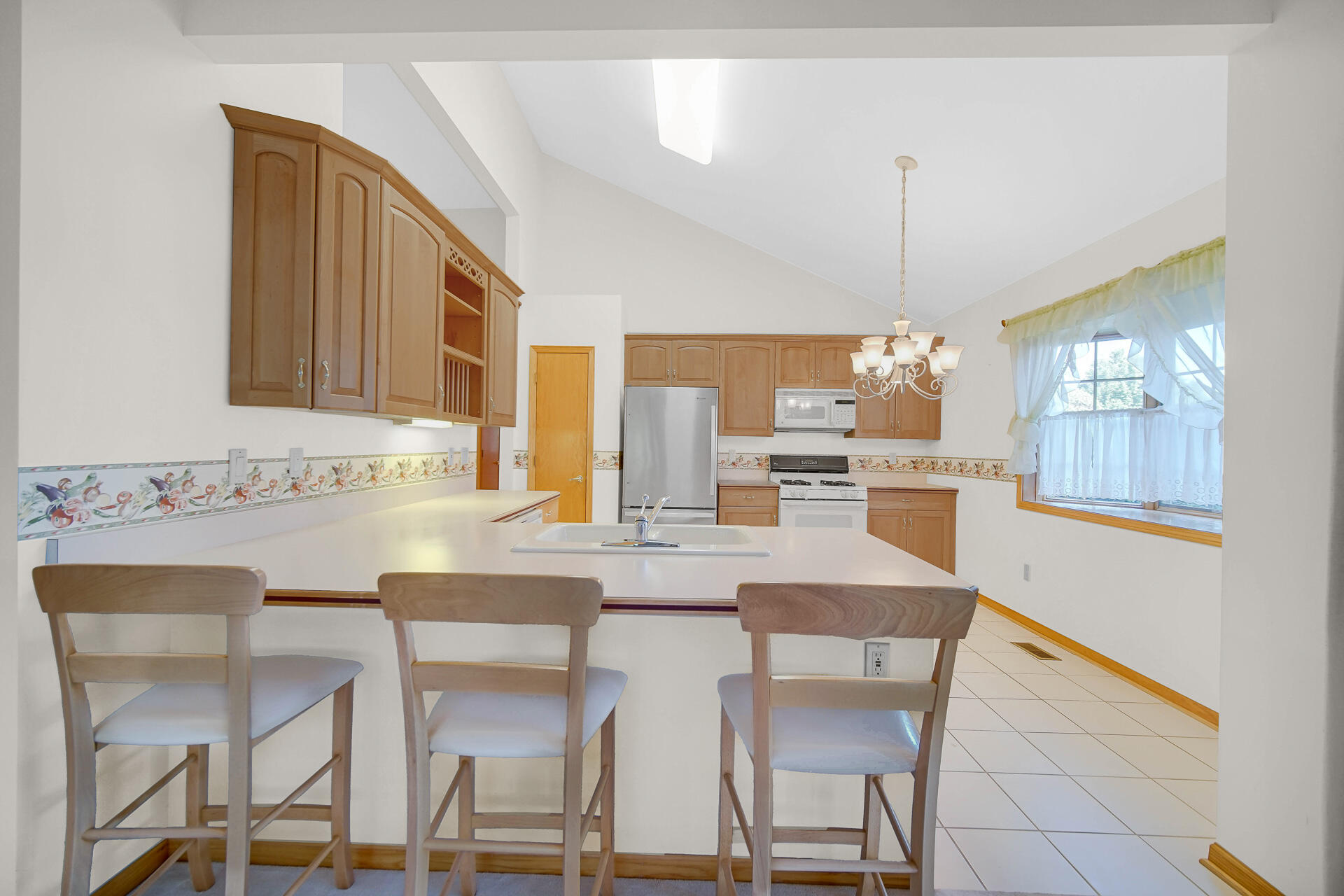 1521 Tamarack Drive