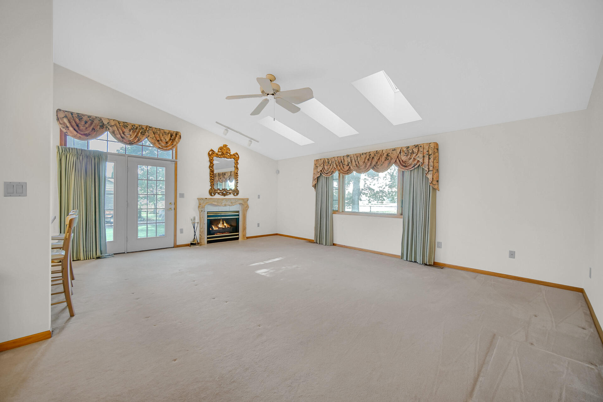 1521 Tamarack Drive