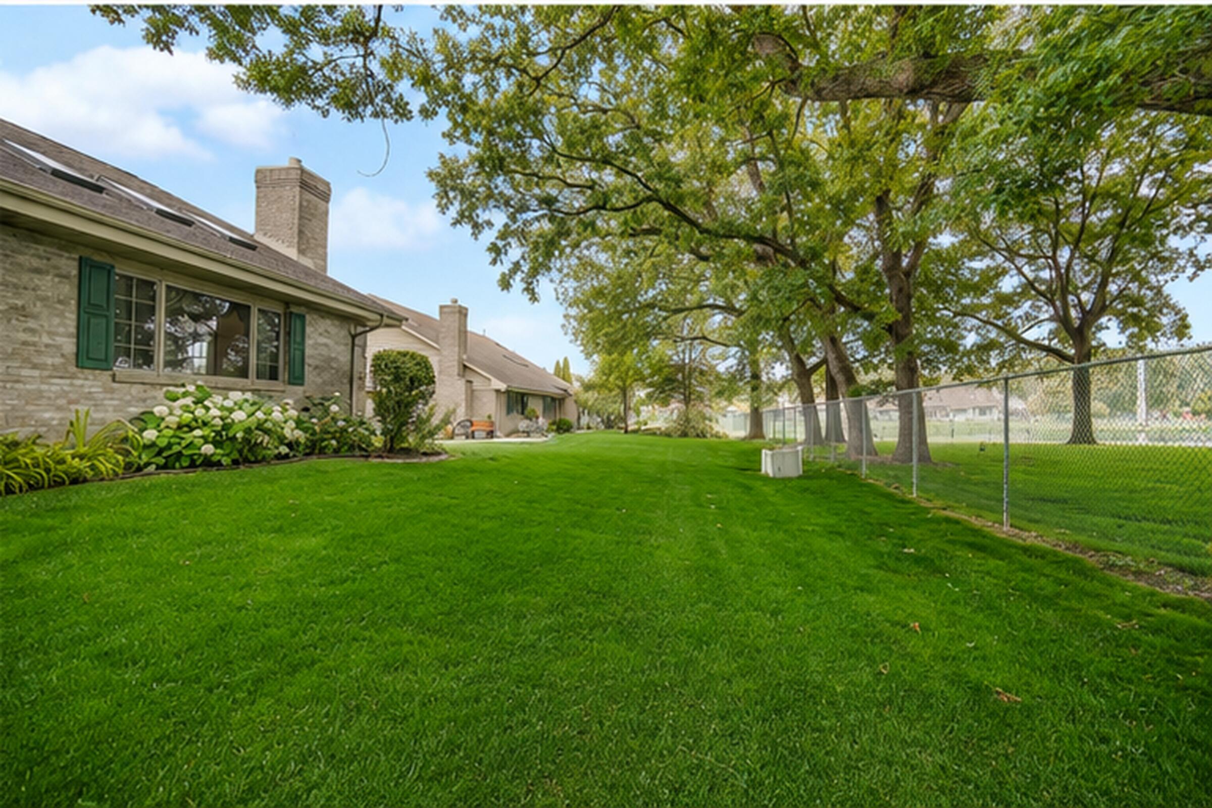 1521 Tamarack Drive