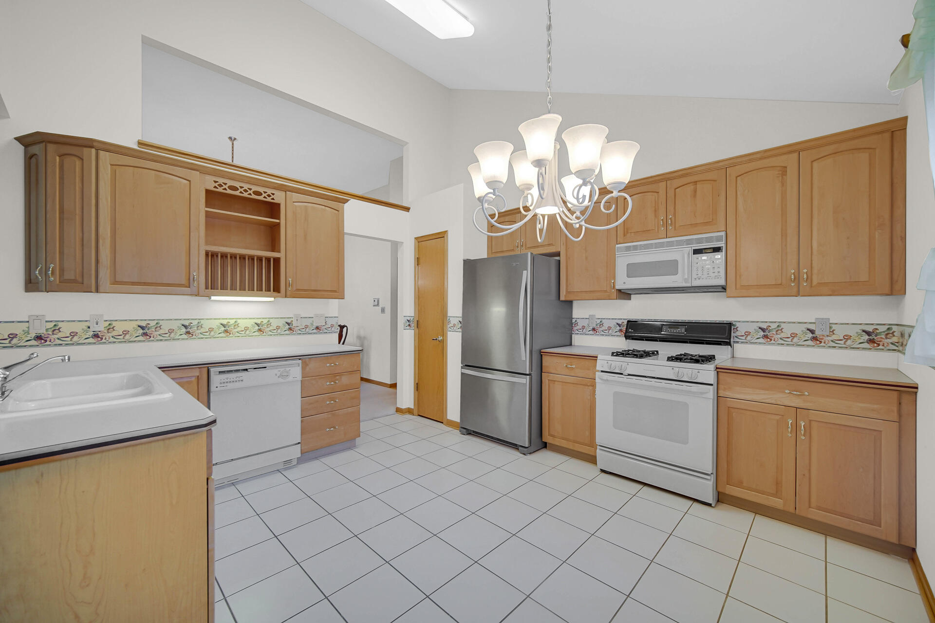 1521 Tamarack Drive
