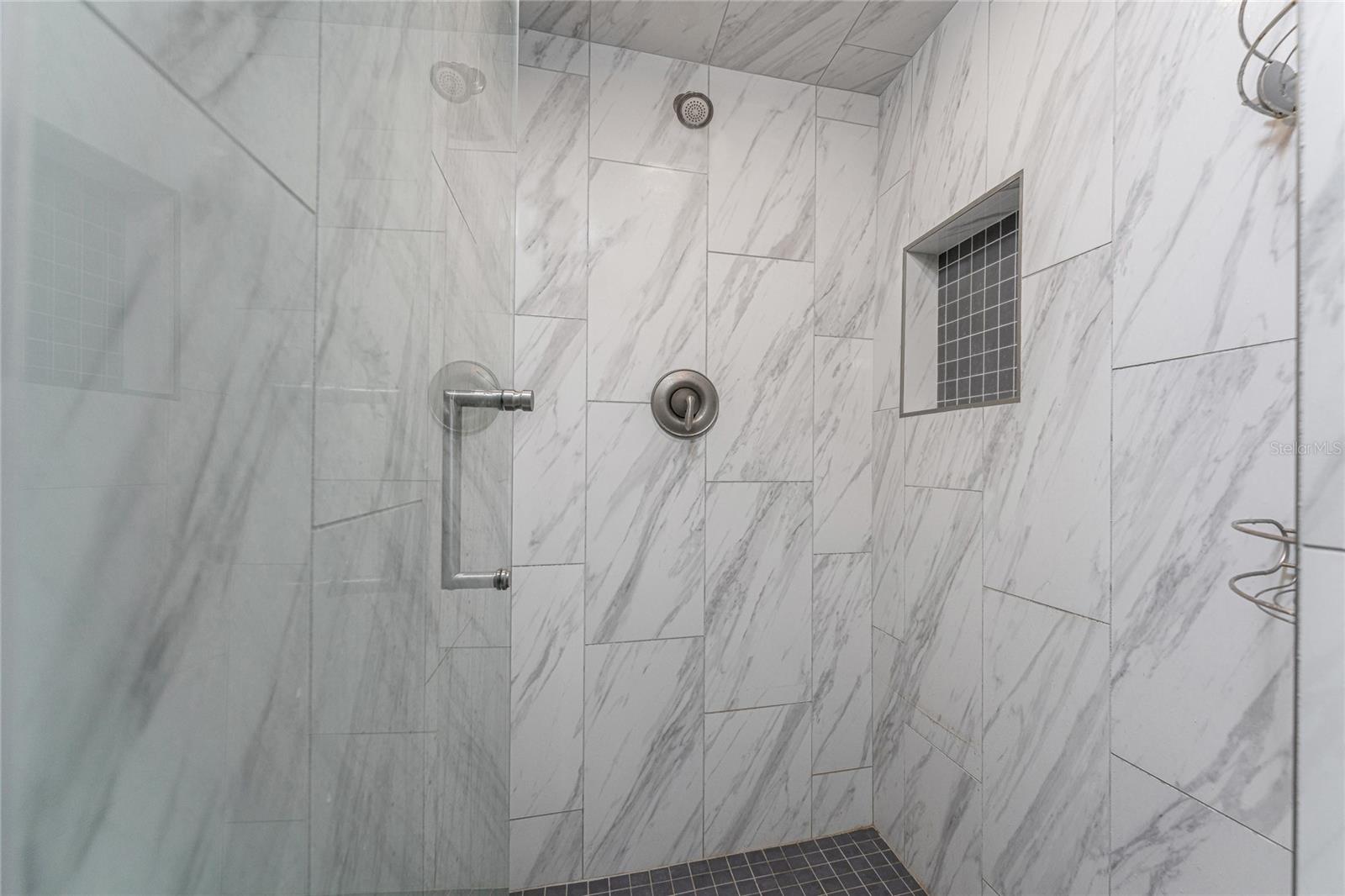 1500 PARK BEACH CIR #4B