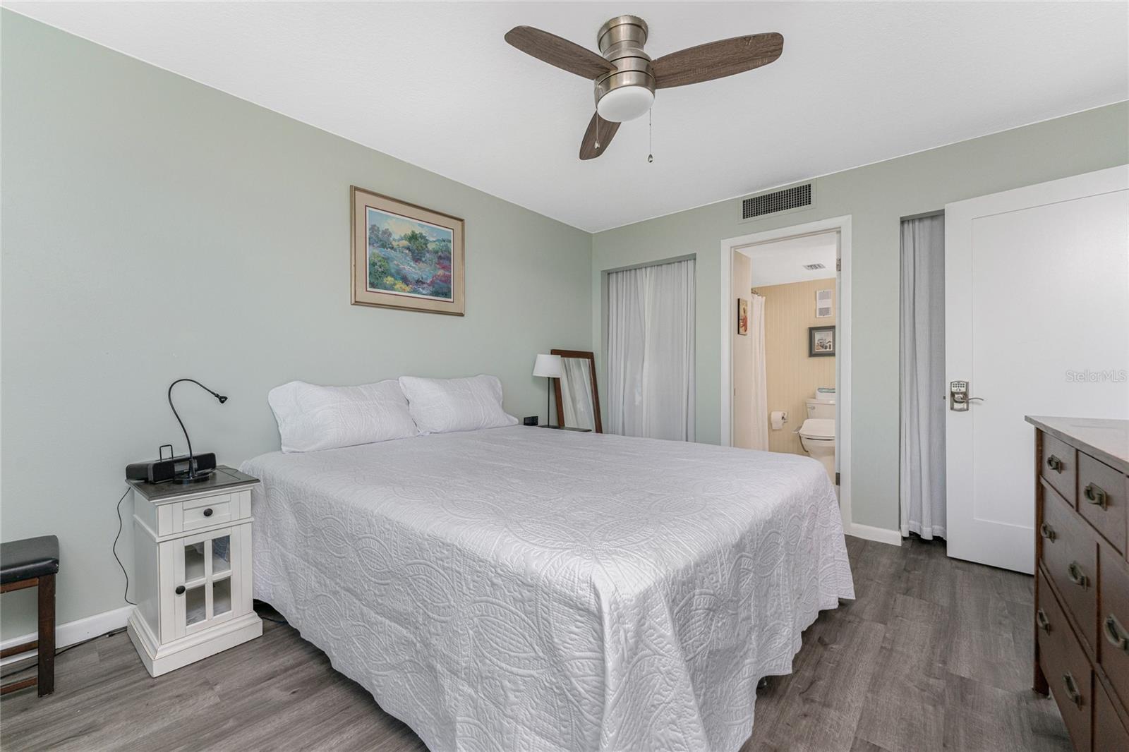 1500 PARK BEACH CIR #4B