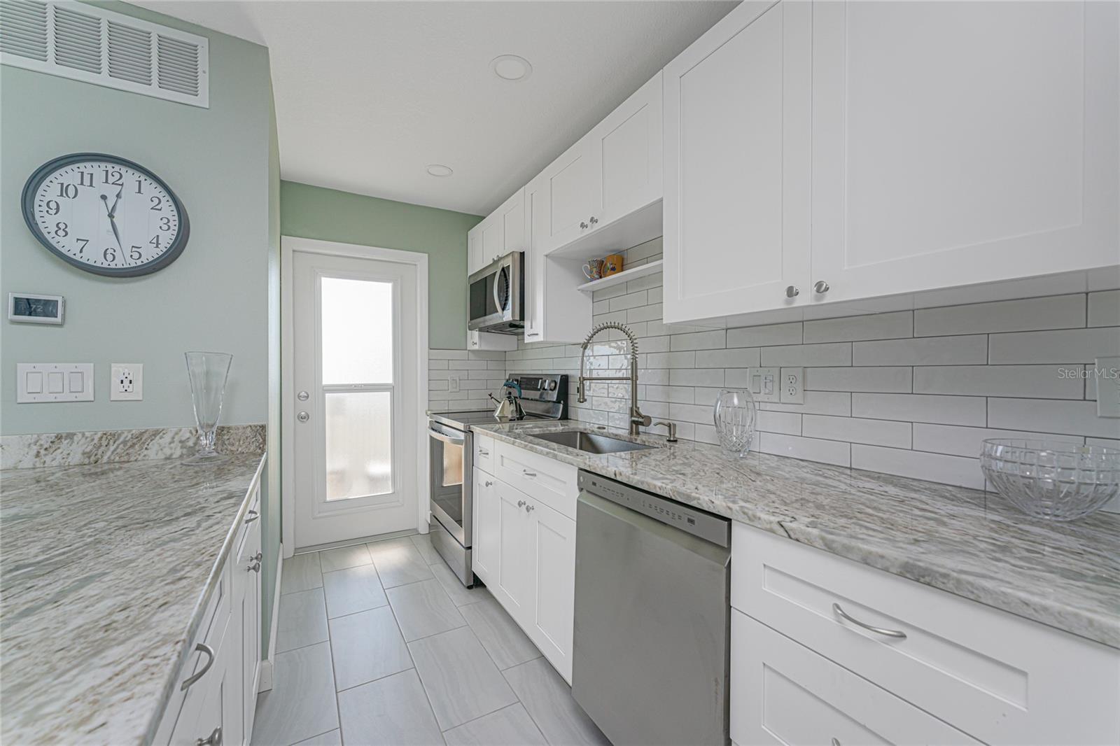 1500 PARK BEACH CIR #4B