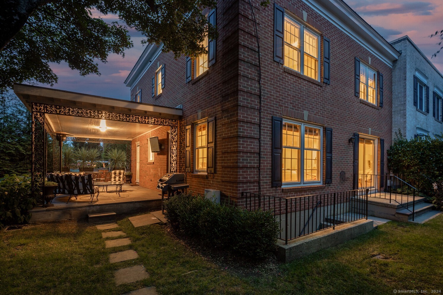 155 Field Point Road APT 5N