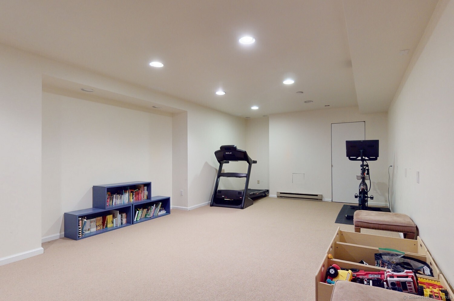 155 Field Point Road APT 5N