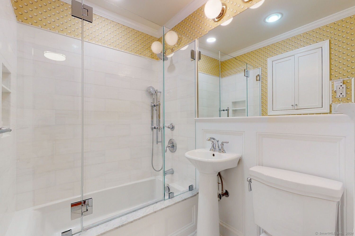 155 Field Point Road APT 5N