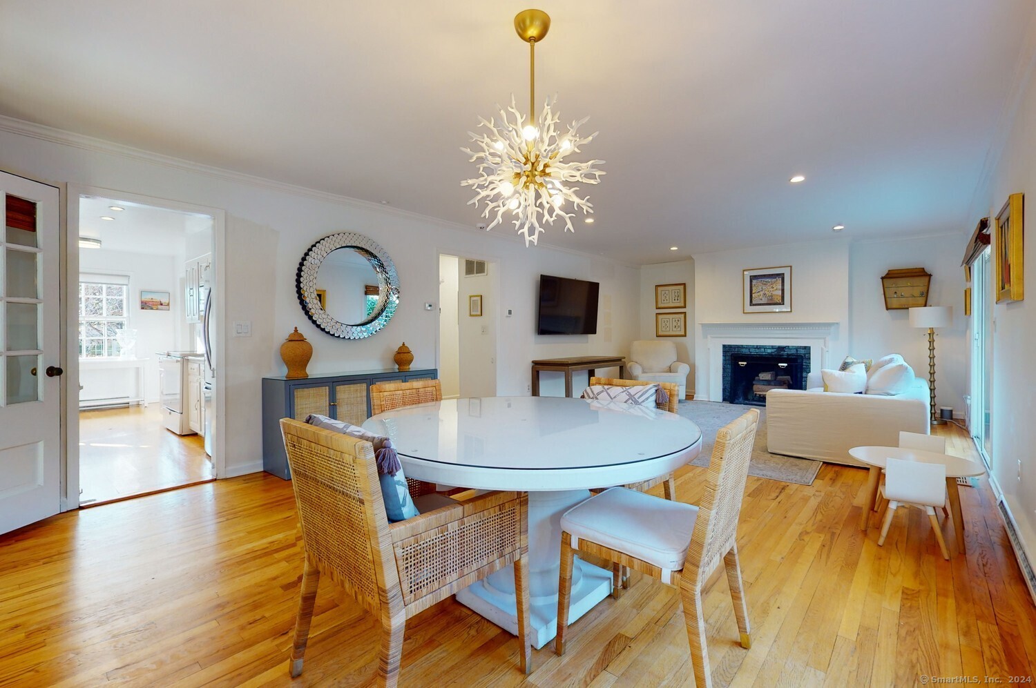 155 Field Point Road APT 5N
