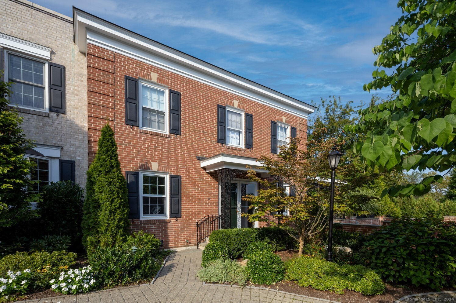155 Field Point Road APT 5N