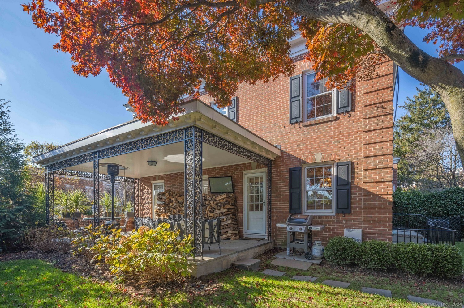 155 Field Point Road APT 5N