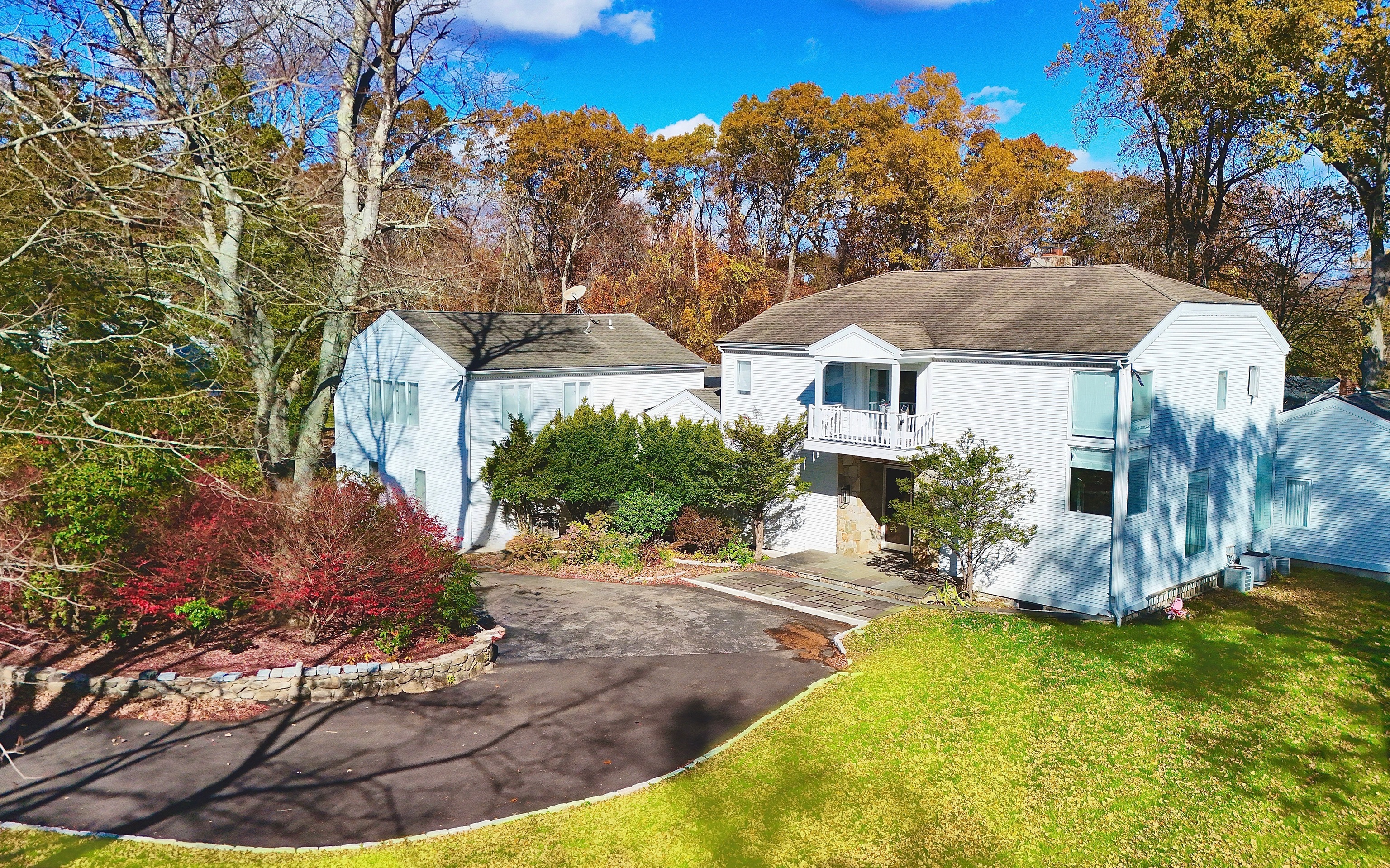 106A Comstock Hill Avenue