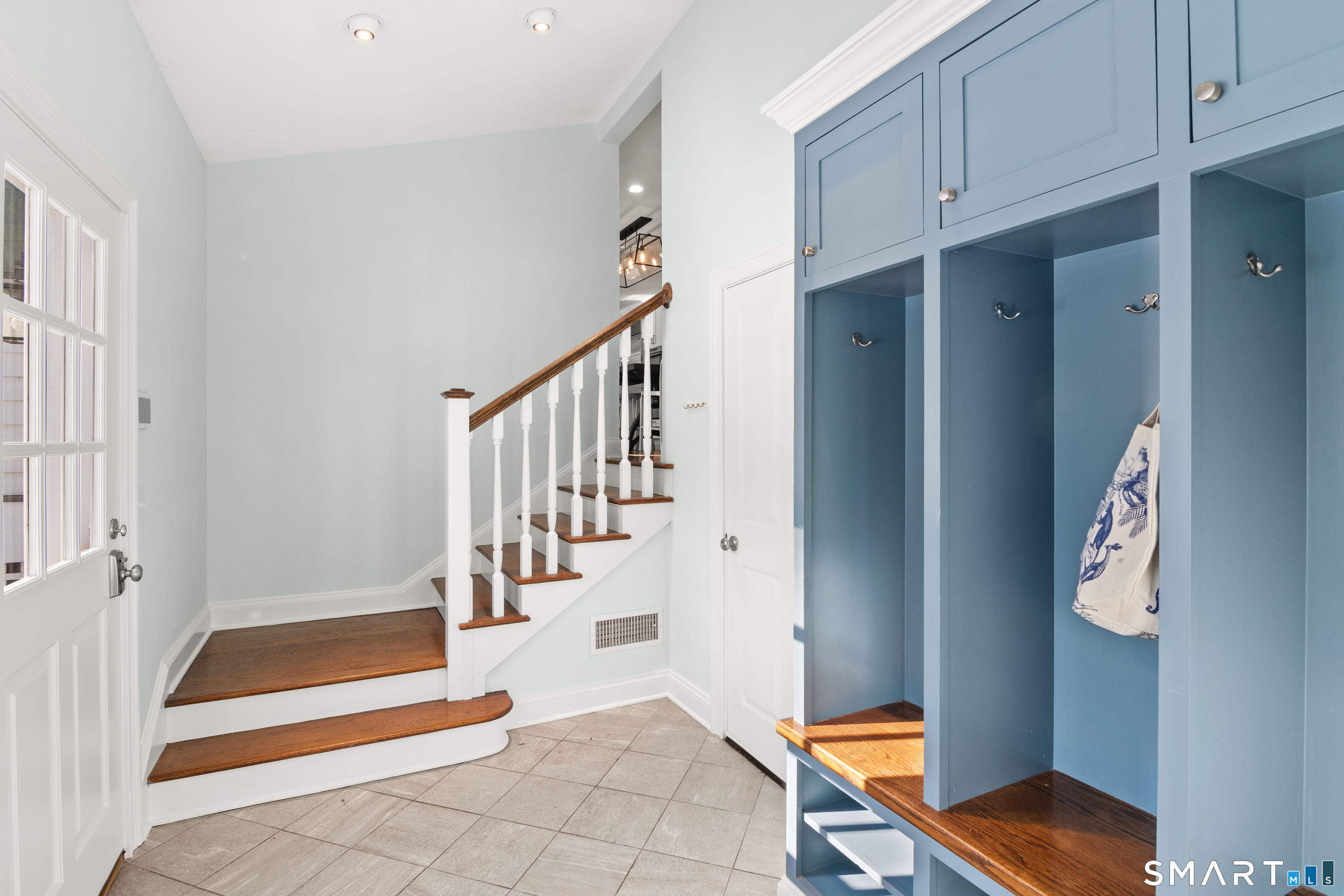 19 Circle Road