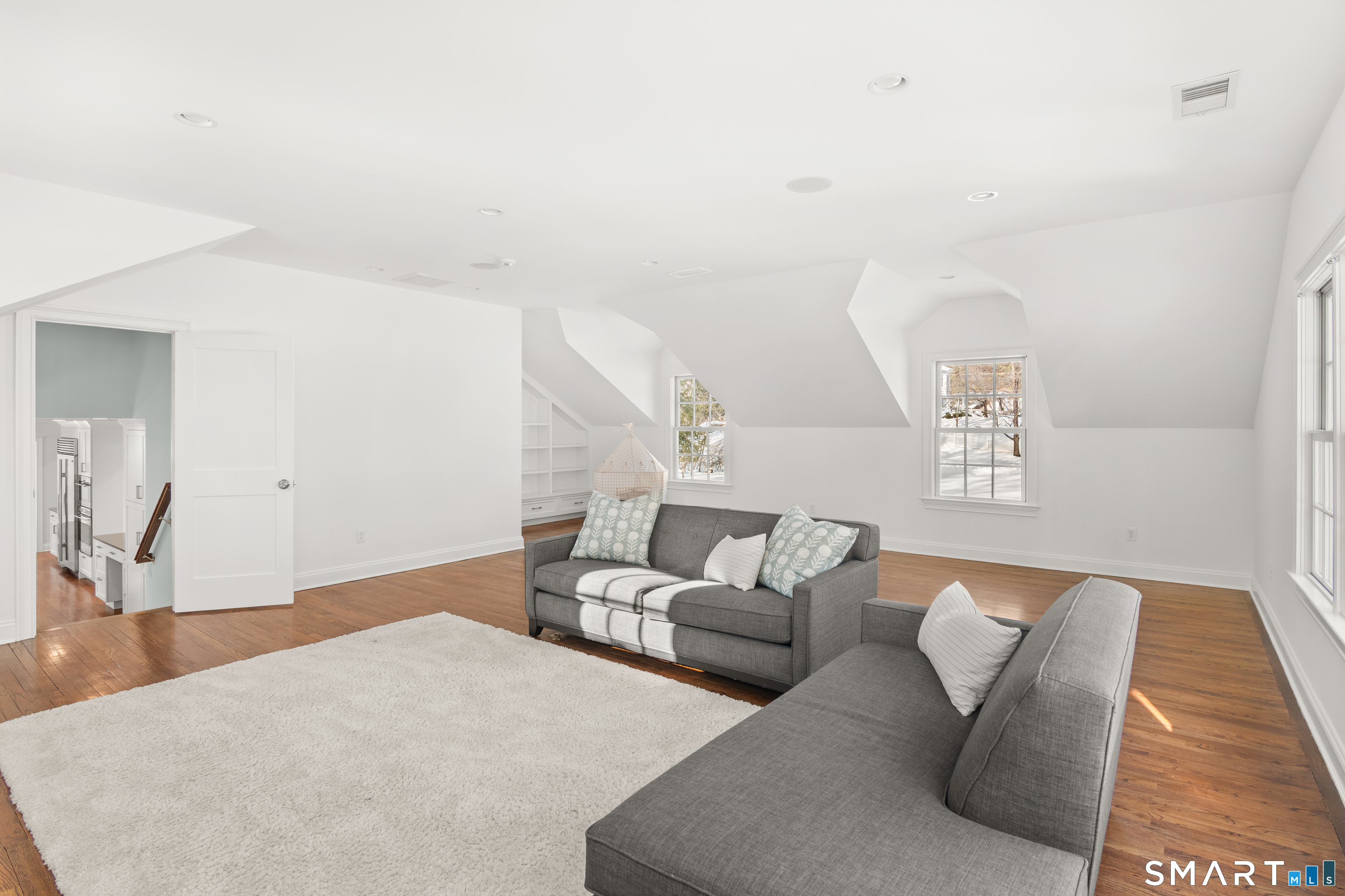 19 Circle Road
