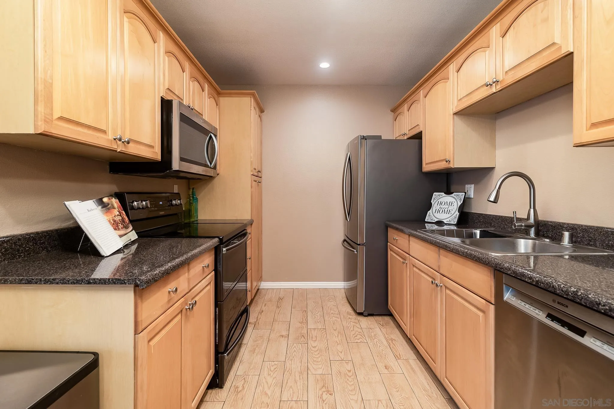 1420 Hilltop Dr Unit 102