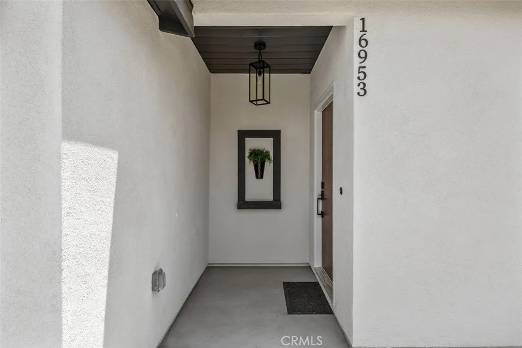 16953 Gunnerson Street