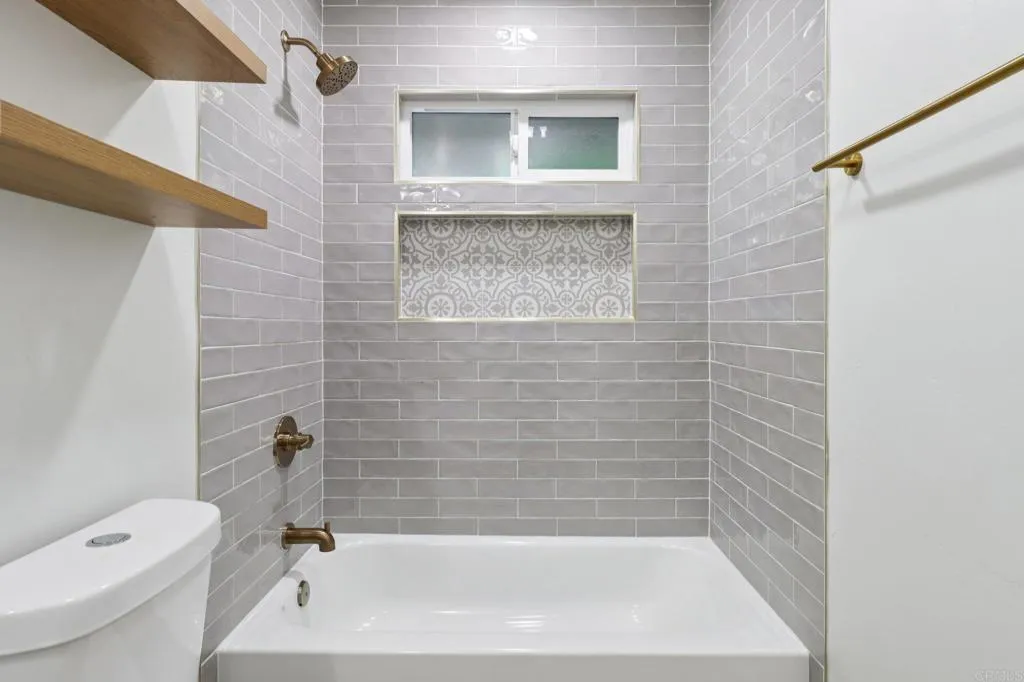 1917 Friendly Drive, Vista