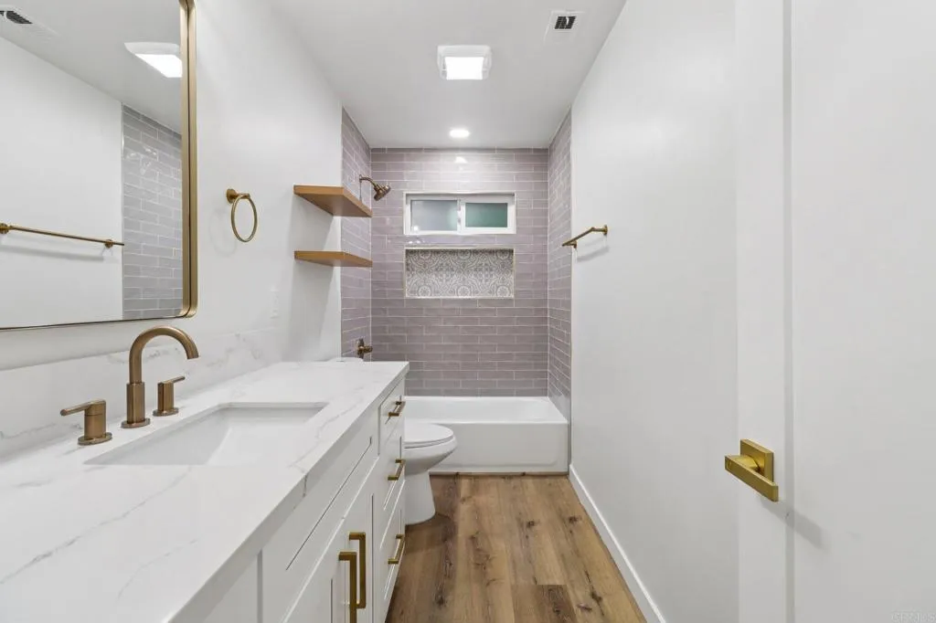 1917 Friendly Drive, Vista