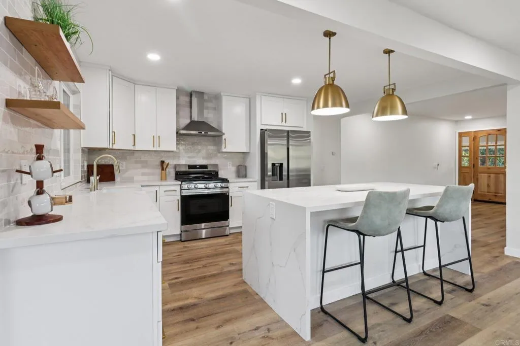 1917 Friendly Drive, Vista