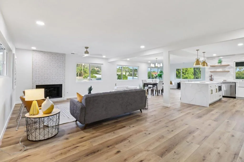 1917 Friendly Drive, Vista