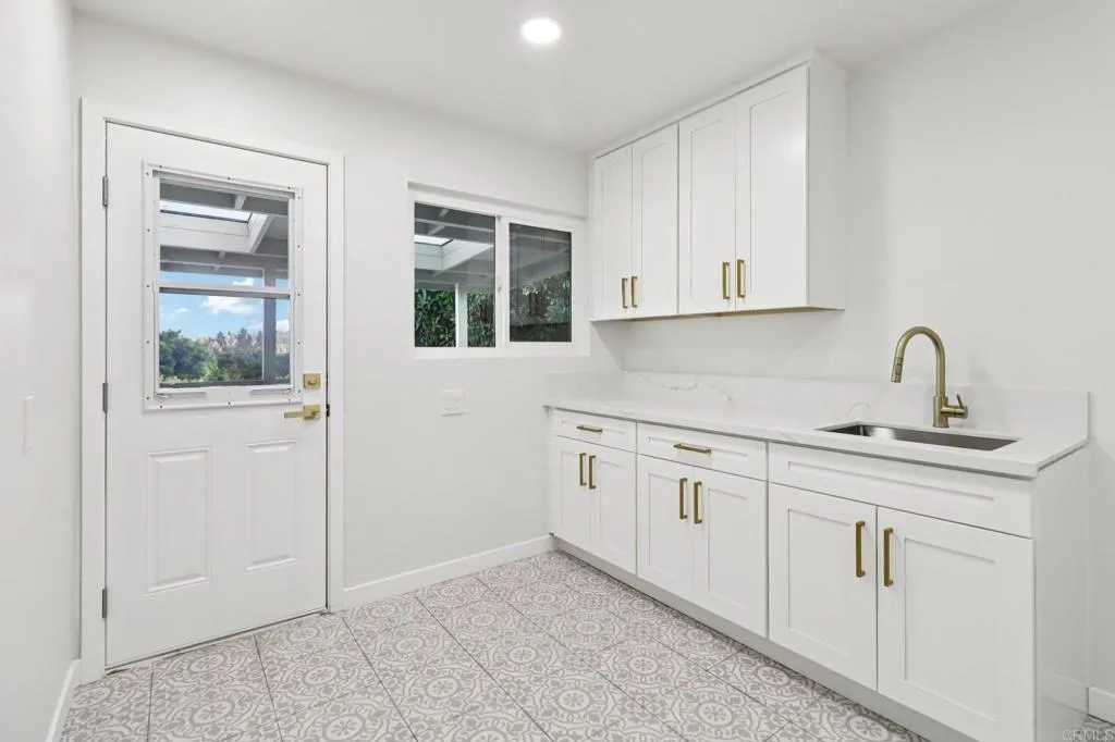 1917 Friendly Drive, Vista