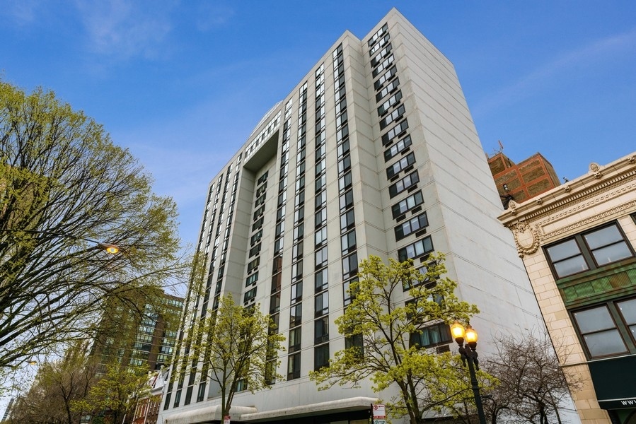 1221 N Dearborn Parkway Unit: PH10