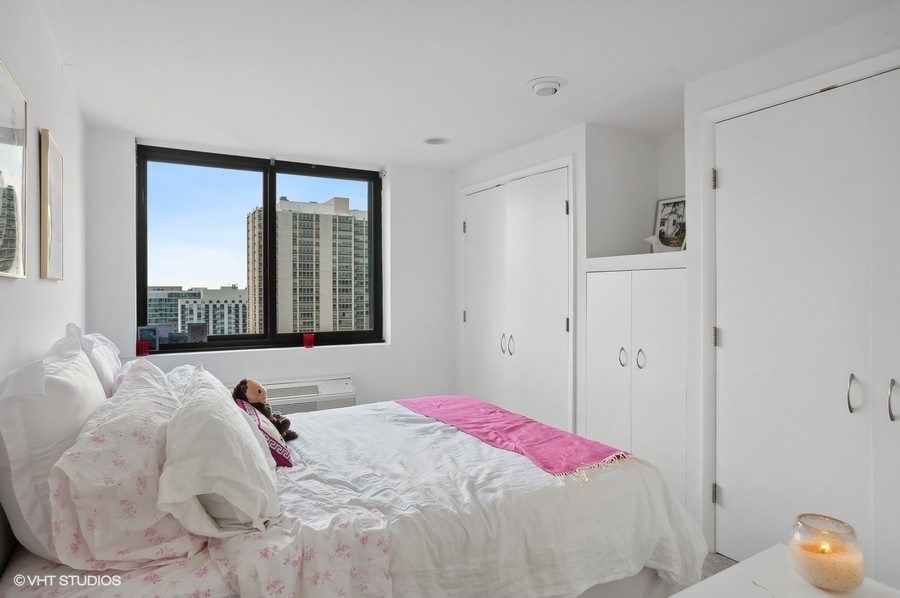 1221 N Dearborn Parkway Unit: PH10