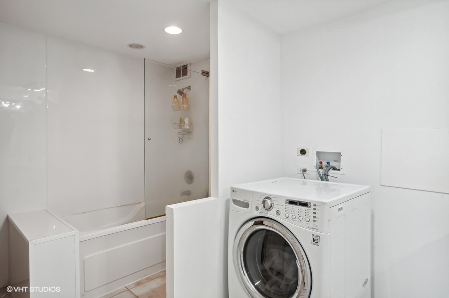 1221 N Dearborn Parkway Unit: PH10