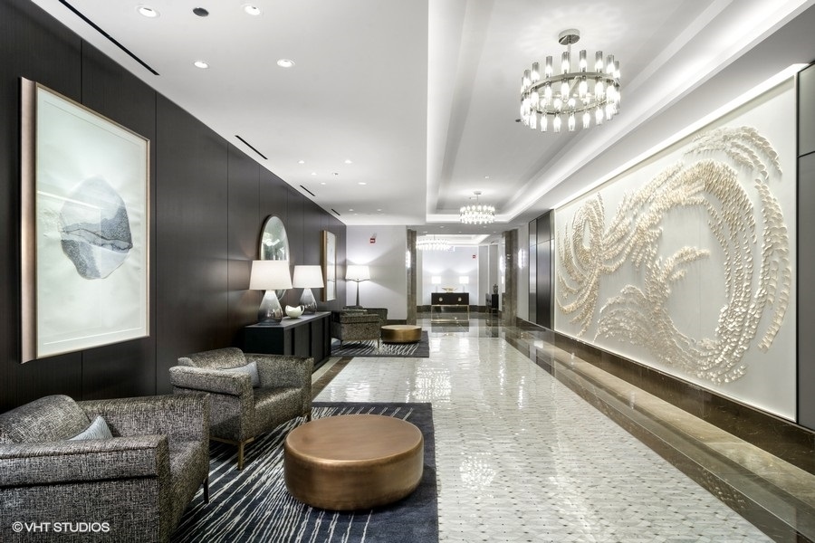 435 N Michigan Avenue Unit: 709