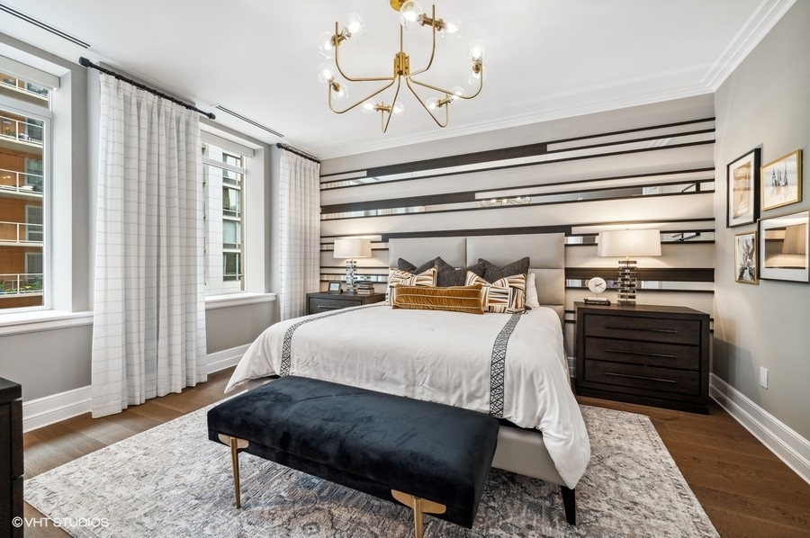 435 N Michigan Avenue Unit: 709