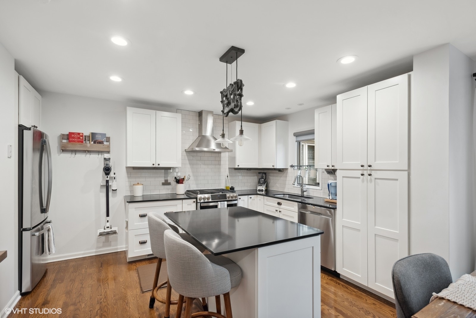 1241 W Fletcher Street Unit: C