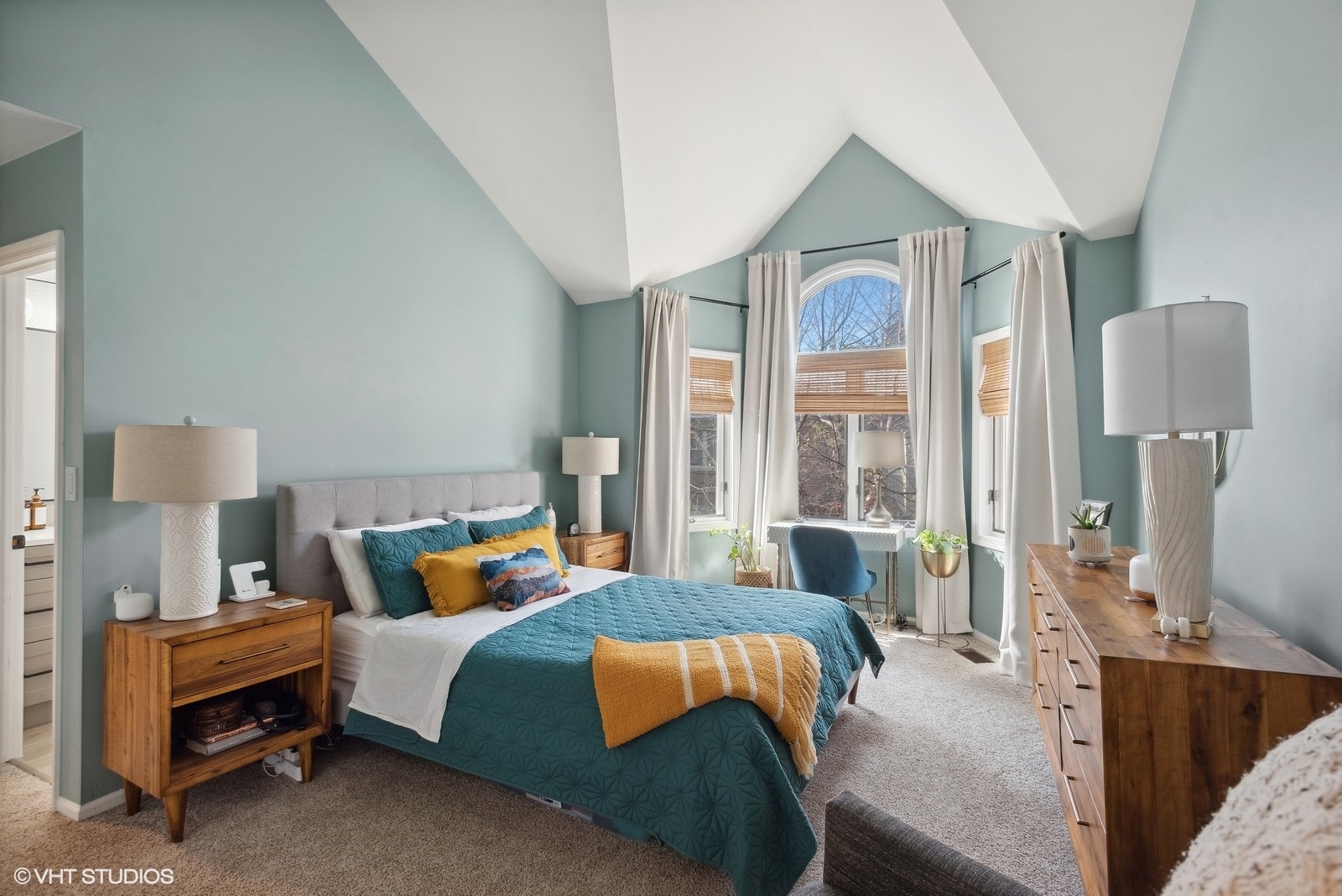 1241 W Fletcher Street Unit: C