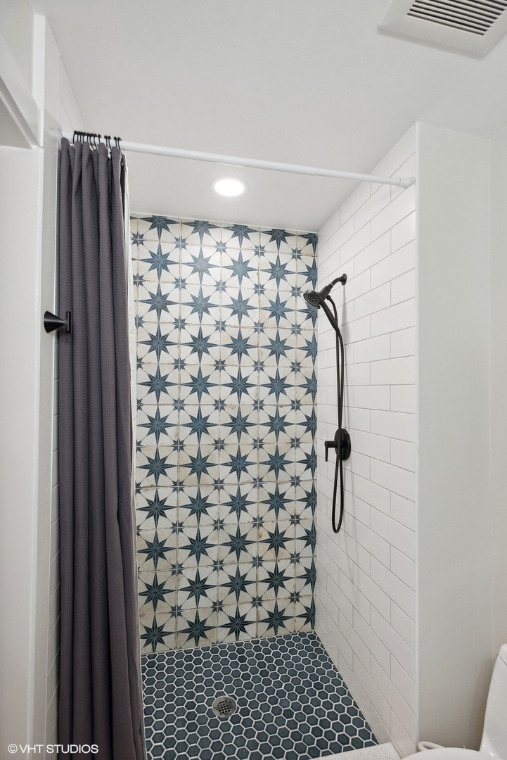 1241 W Fletcher Street Unit: C