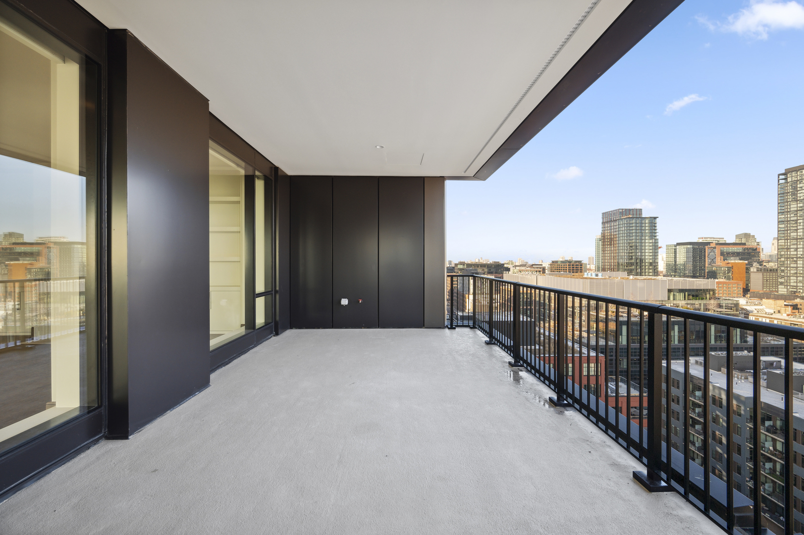 21 N May Street Unit: 1401