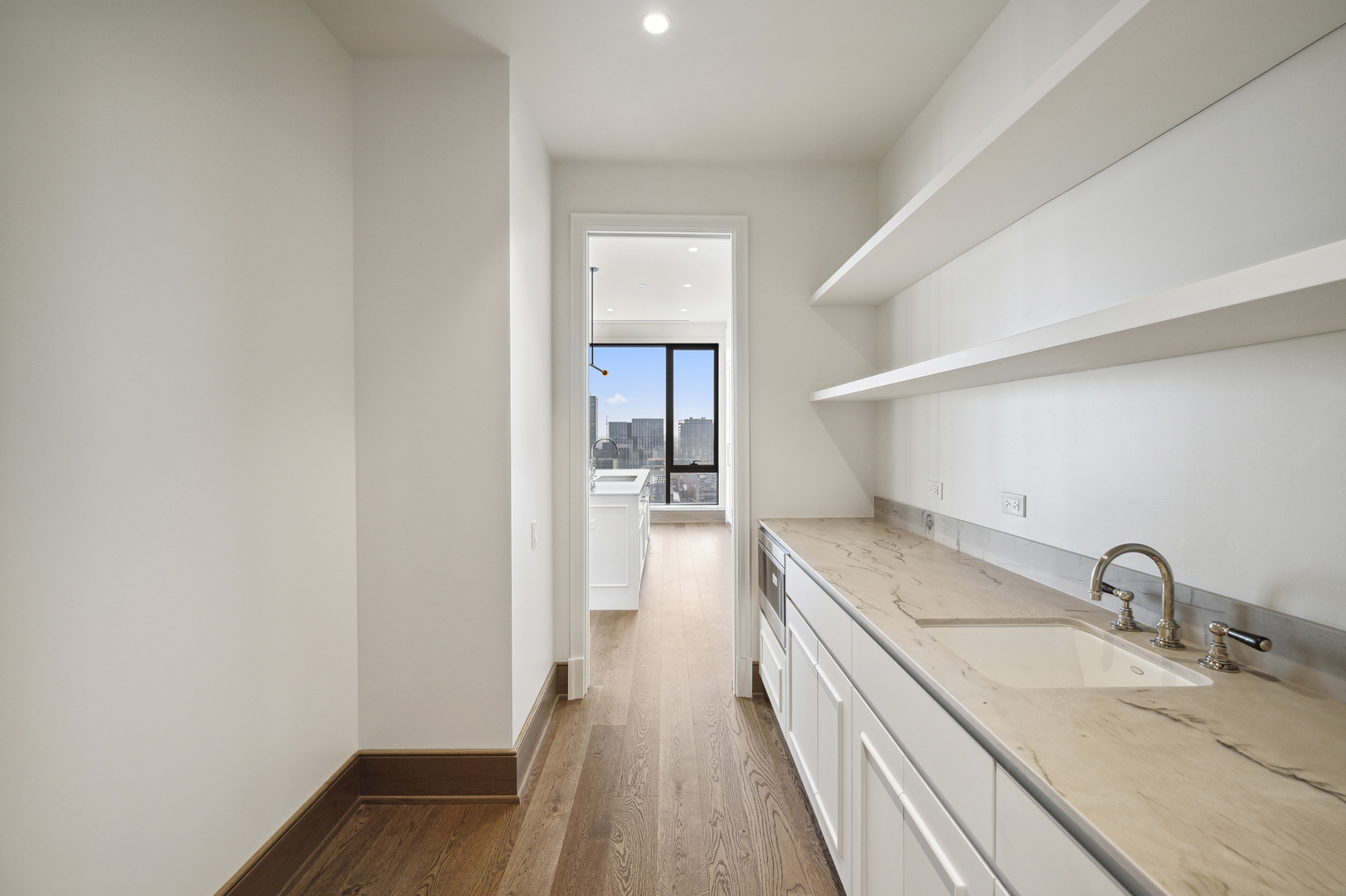 21 N May Street Unit: 1401