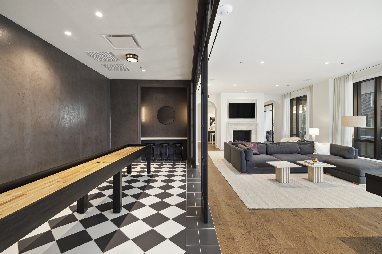 21 N May Street Unit: 1401