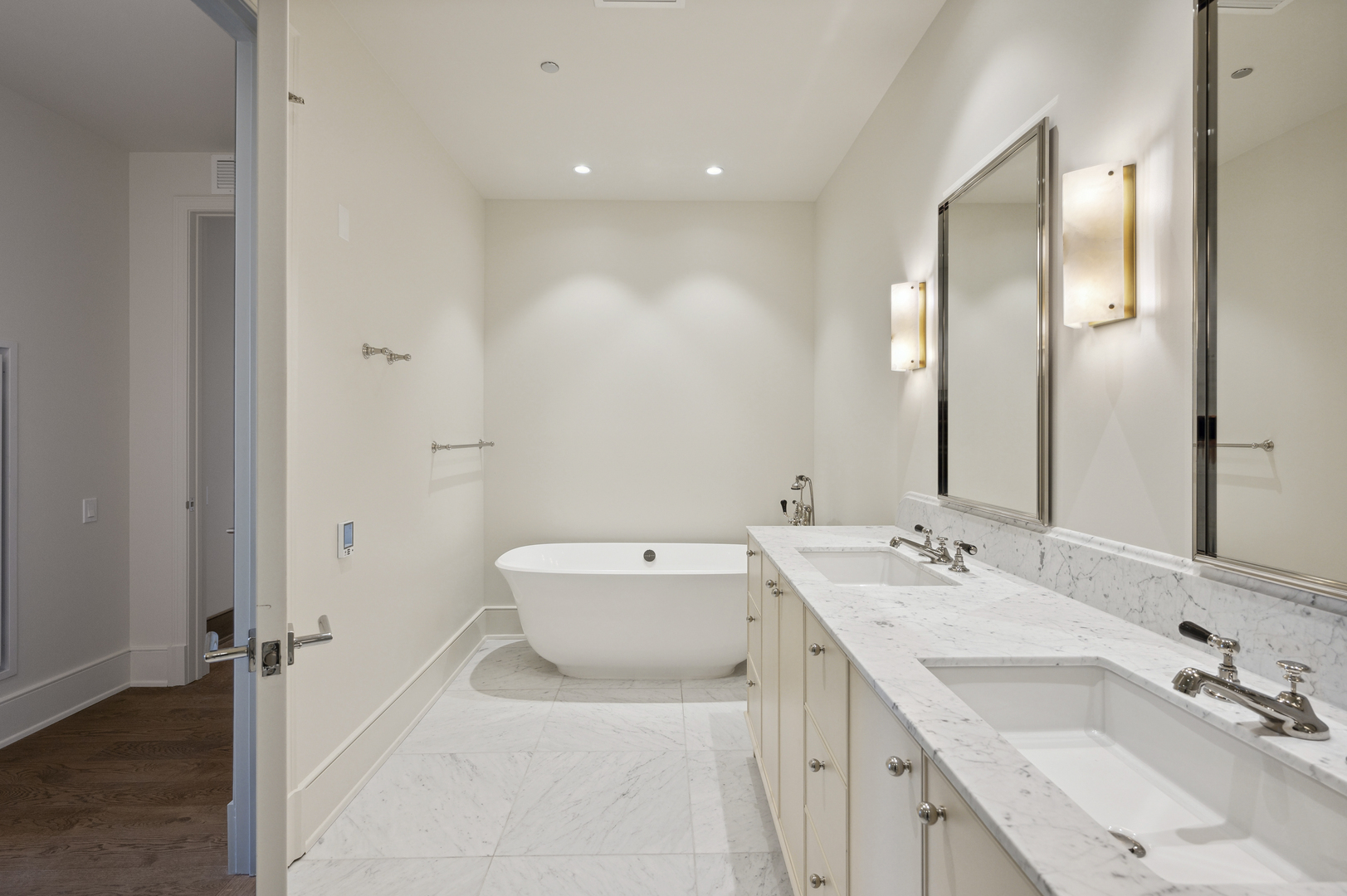 21 N May Street Unit: 1401