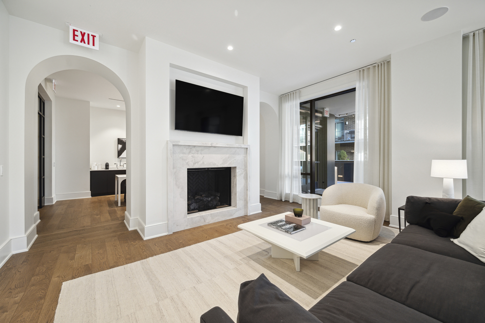 21 N May Street Unit: 1401