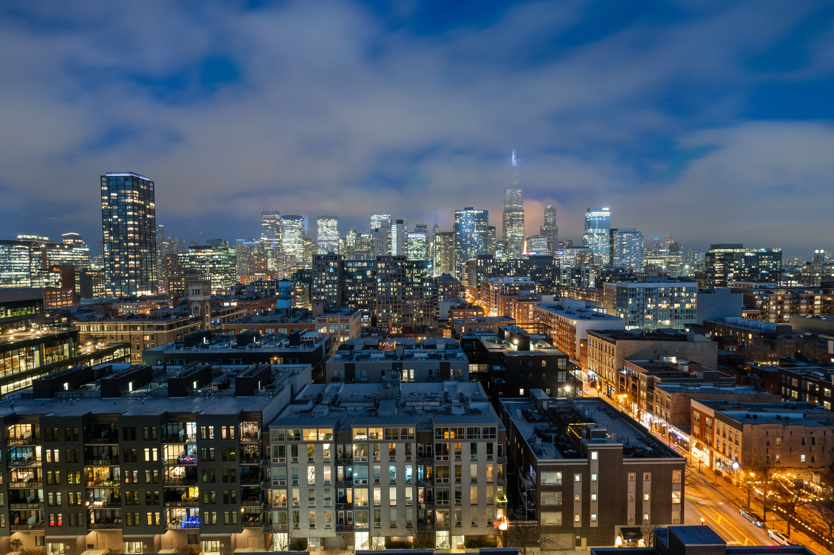 21 N May Street Unit: 1401