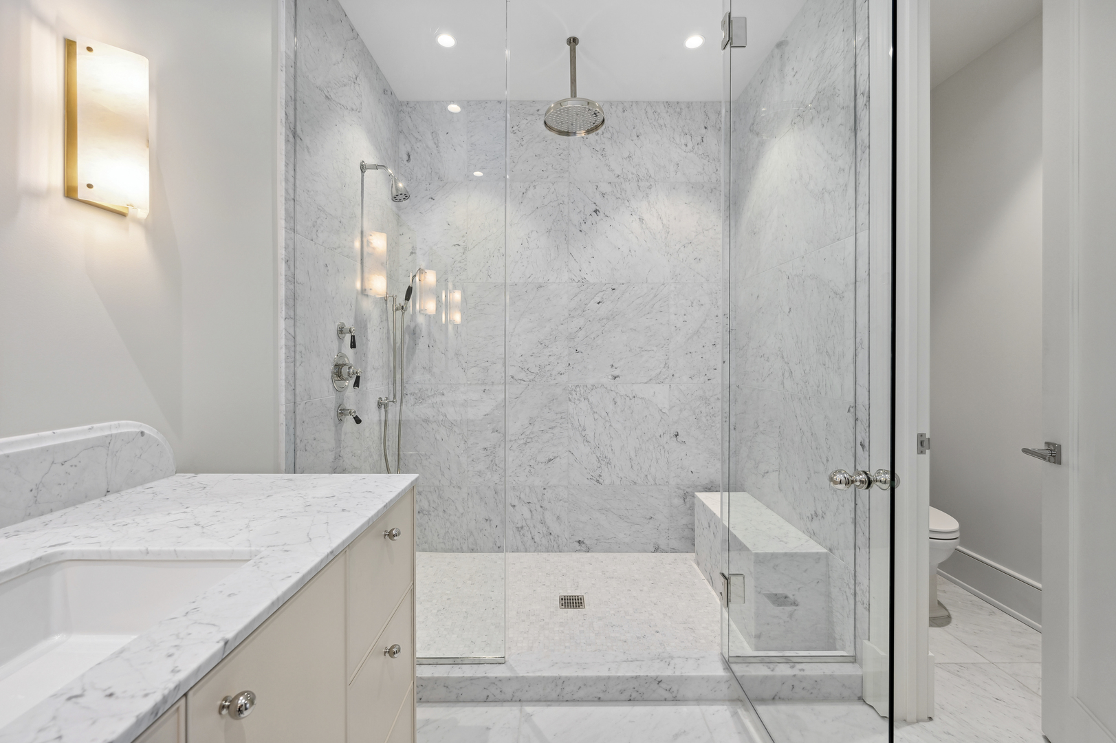 21 N May Street Unit: 1401