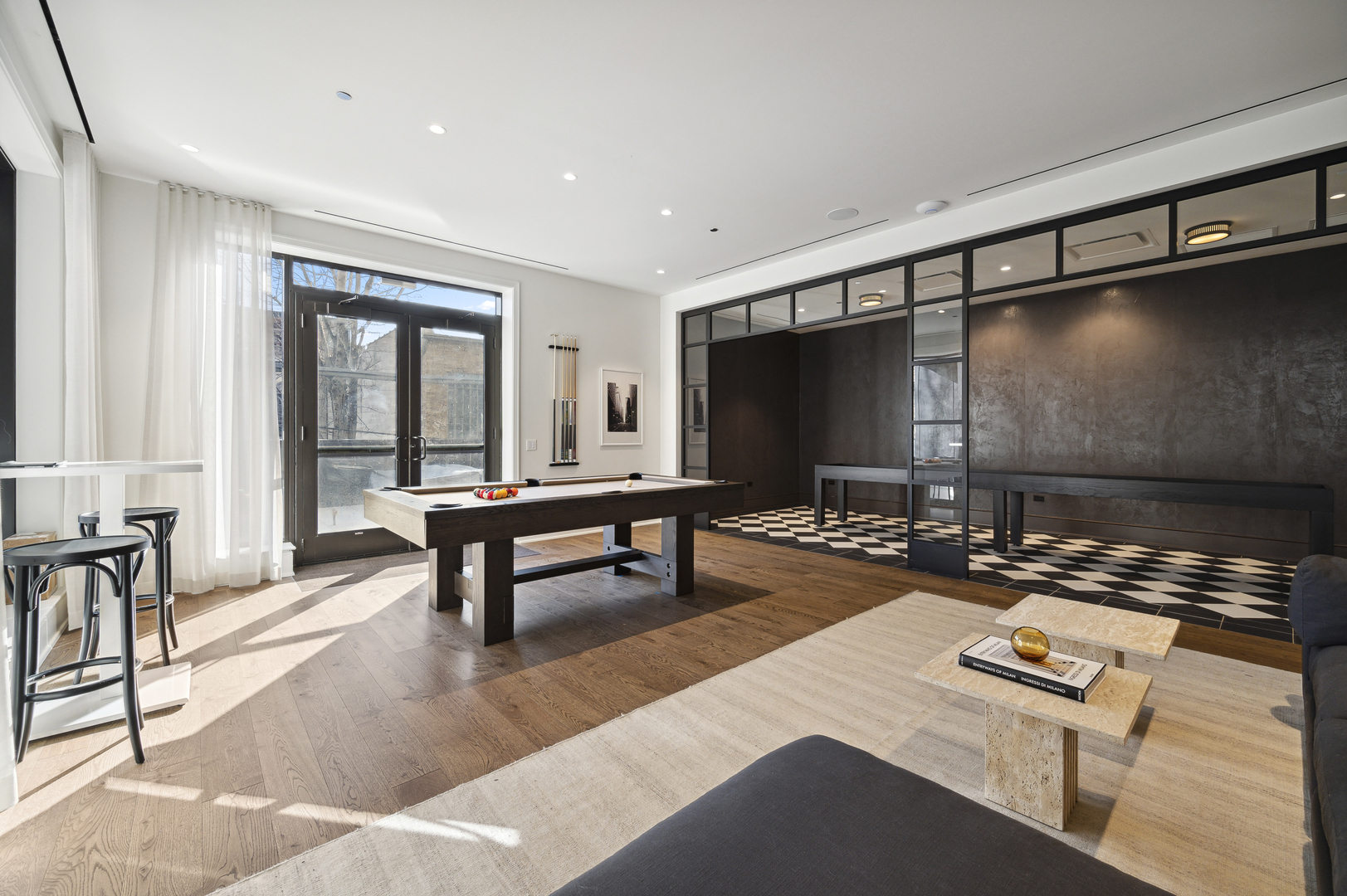 21 N May Street Unit: 1401