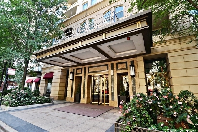 25 E Superior Street Unit: 2303