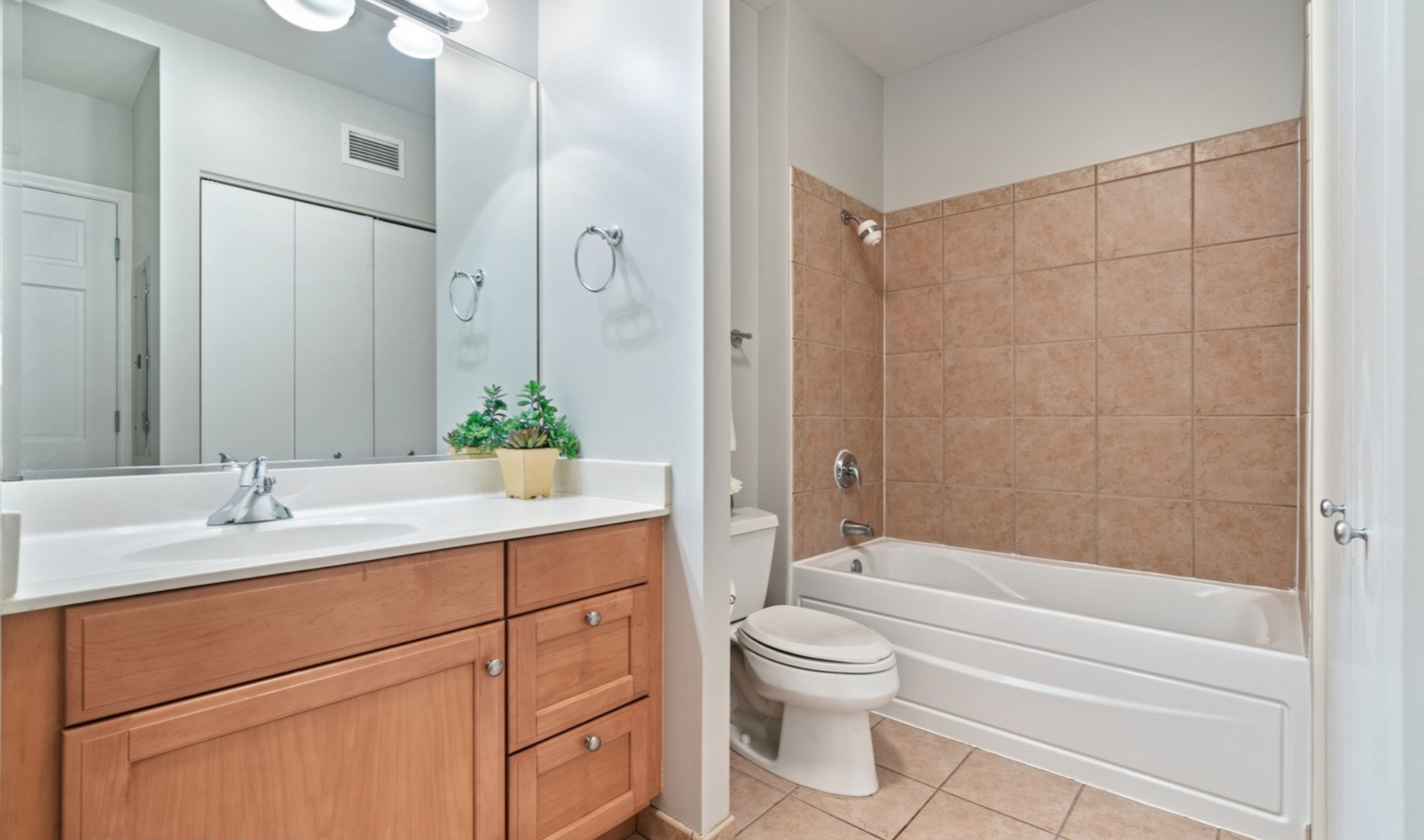 25 E Superior Street Unit: 2303
