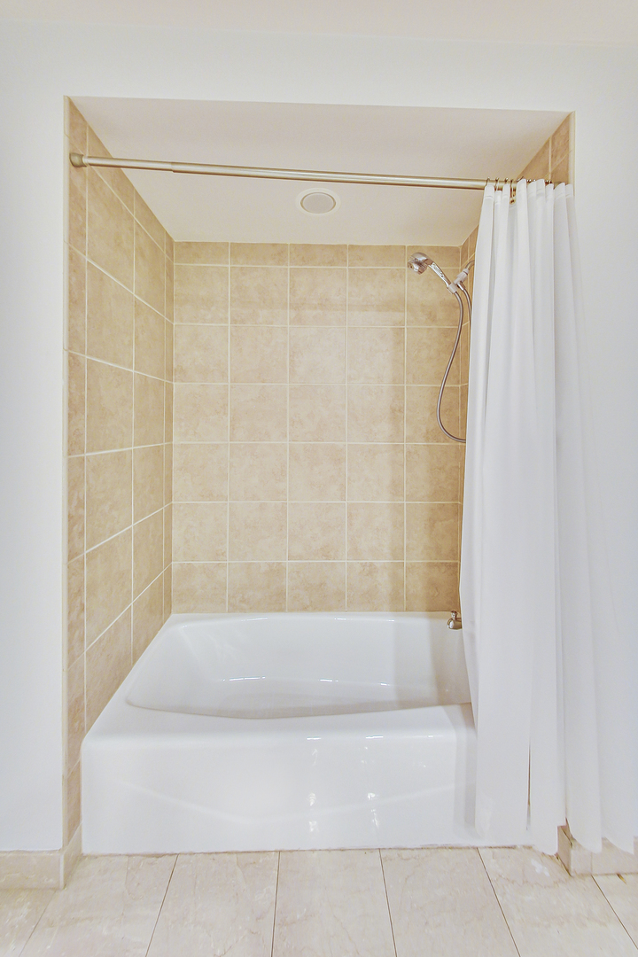 60 E Monroe Street Unit: 3803