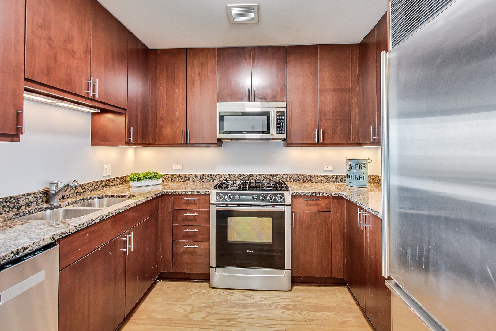 60 E Monroe Street Unit: 3803