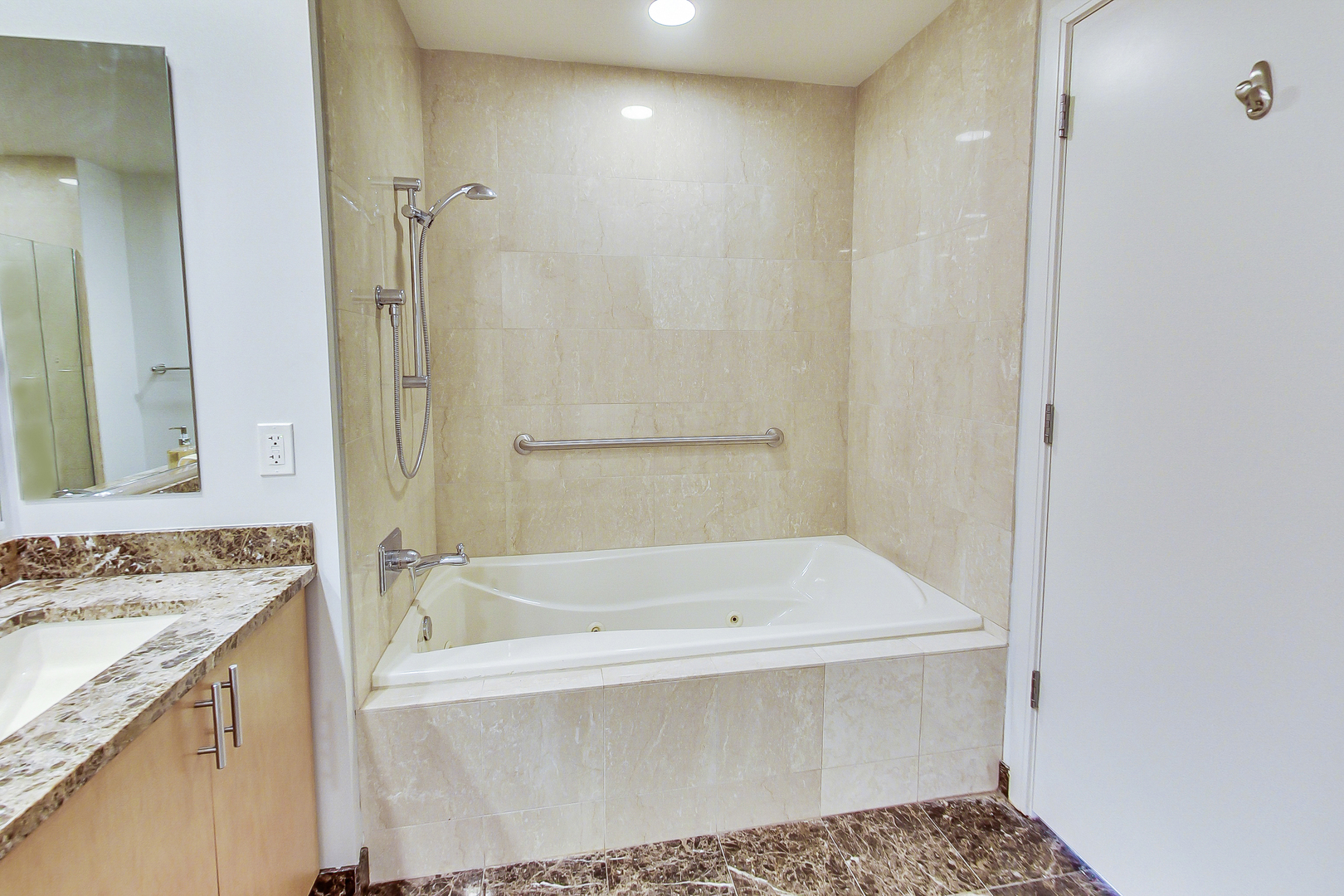 60 E Monroe Street Unit: 3803