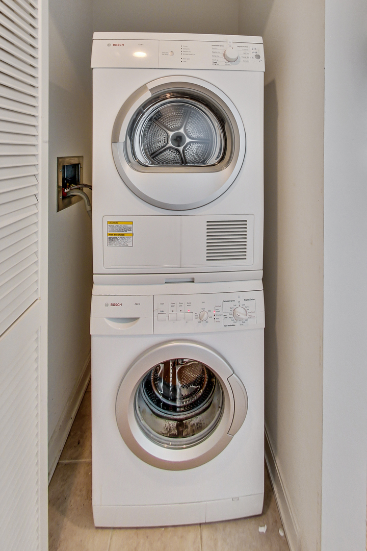 60 E Monroe Street Unit: 3803