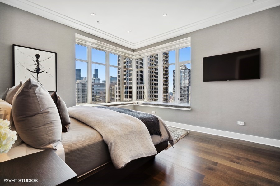 118 E Erie Street Unit: 32G