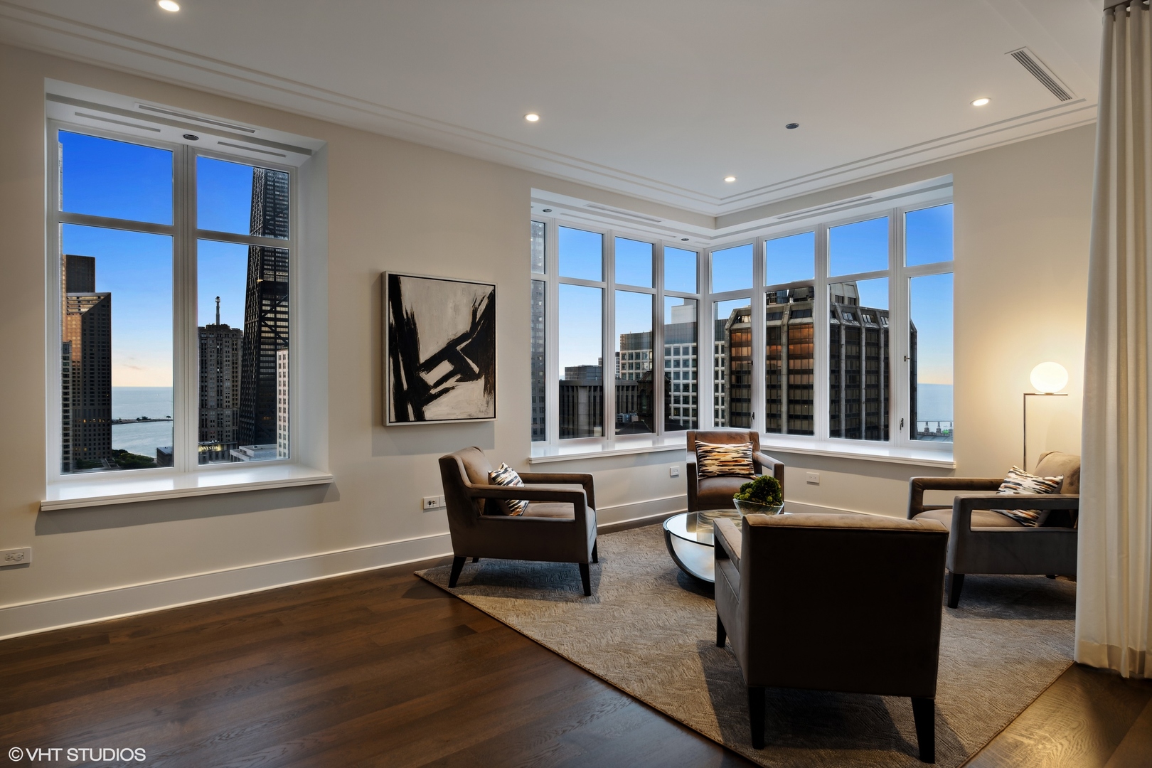 118 E Erie Street Unit: 32G