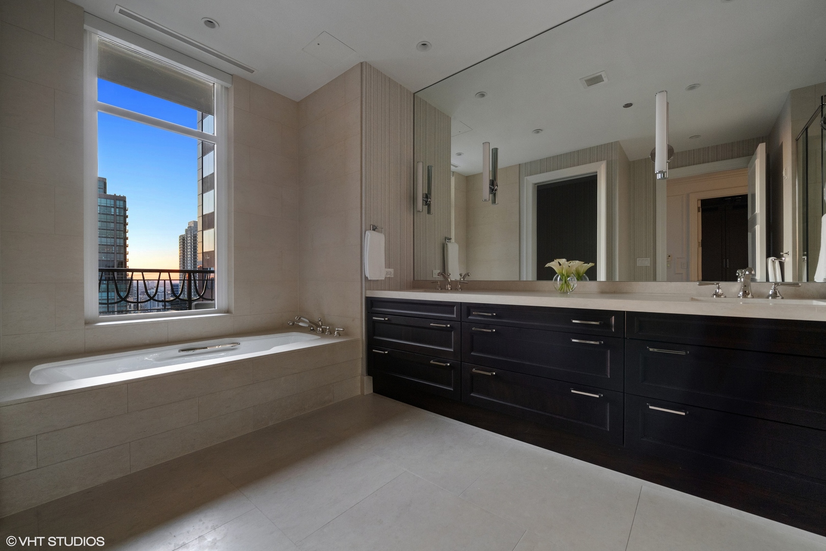 118 E Erie Street Unit: 32G