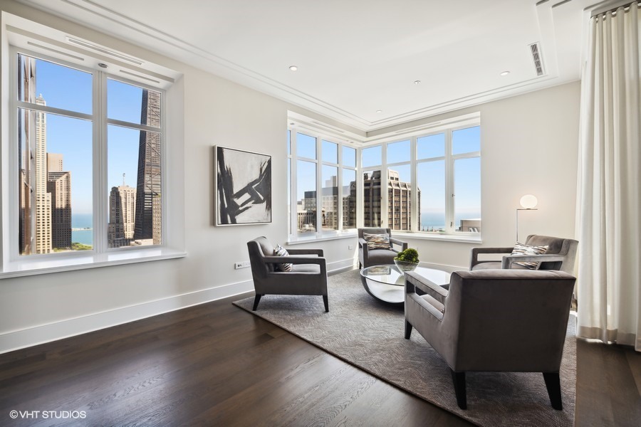 118 E Erie Street Unit: 32G