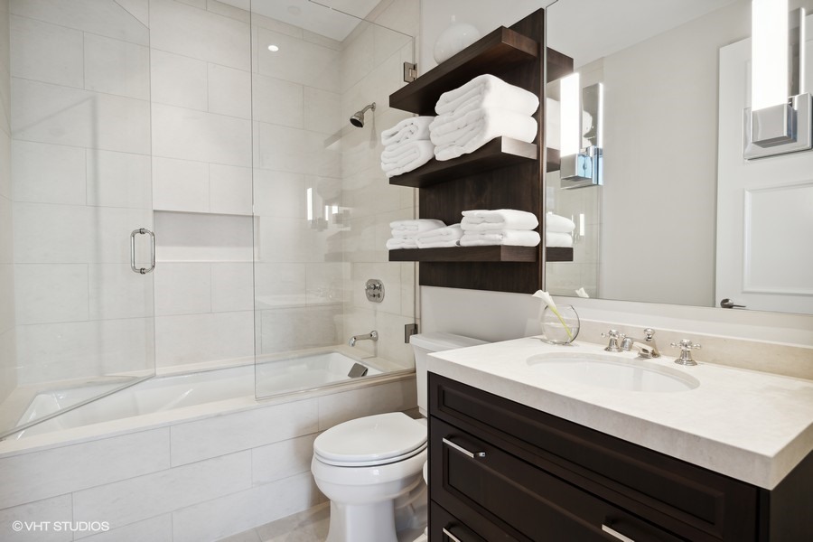 118 E Erie Street Unit: 32G